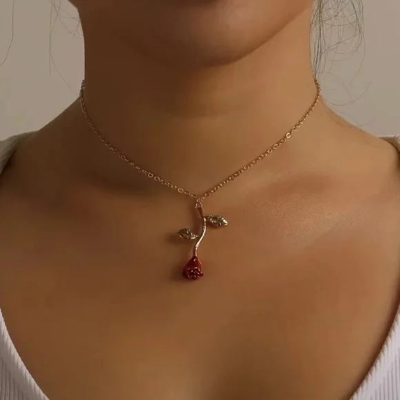 NEW Gold Rose Pendant Necklace - Picture 5 of 5